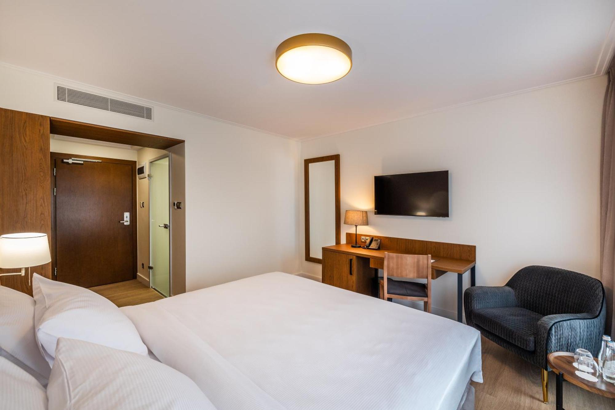 Hotel Opera Белосток Экстерьер фото