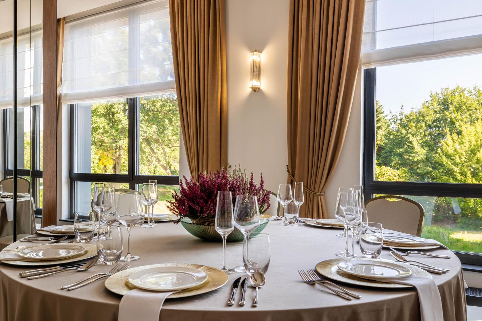 Hotel Opera Белосток Экстерьер фото